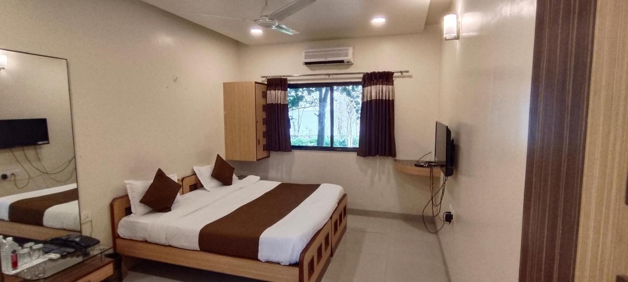 Aquarius Resort Gorhe Khurd Exterior foto